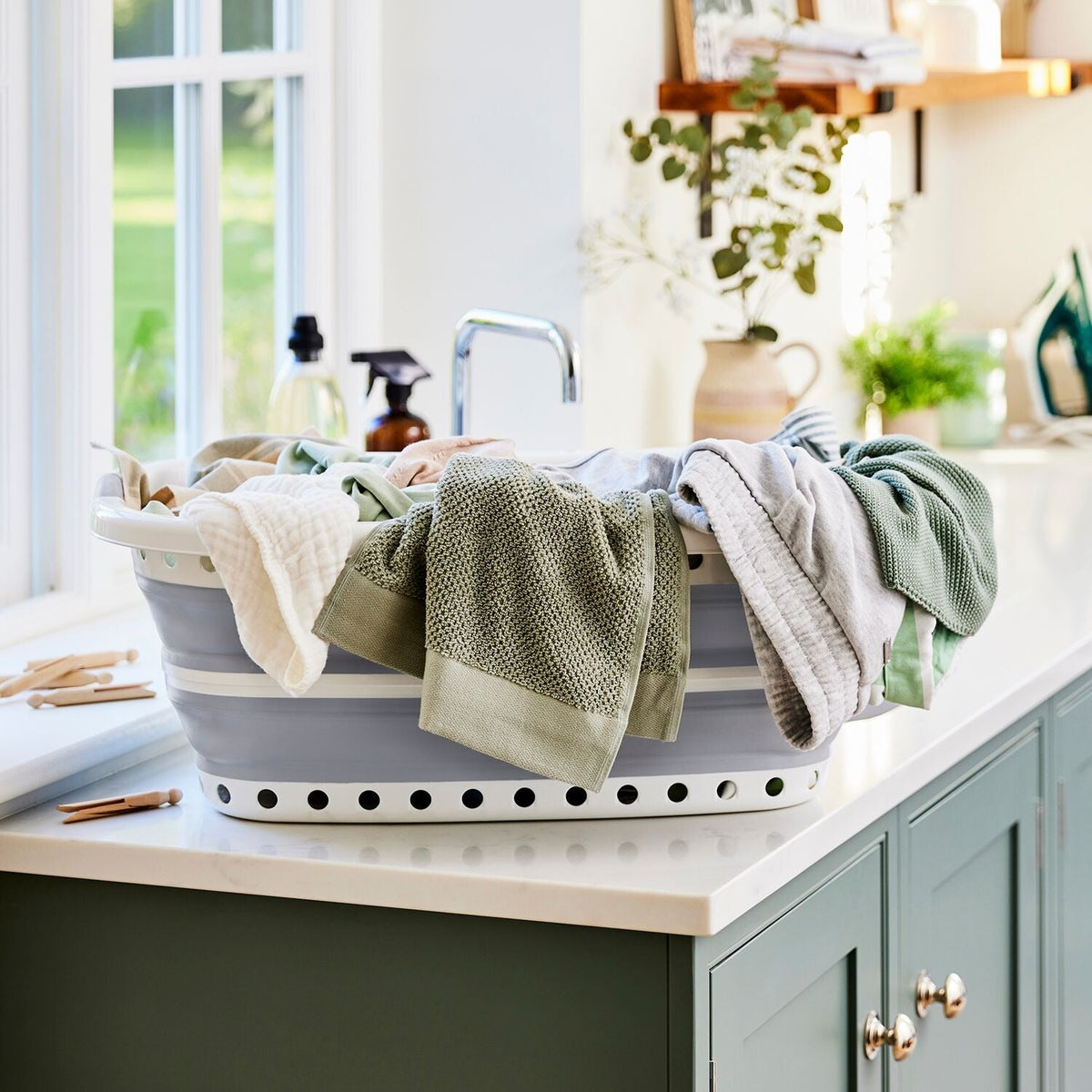 Lakeland Collapsible Hipster Laundry Basket 37L
