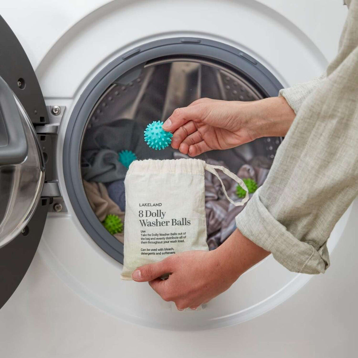8 Dolly Washing Balls with Cotton Bag