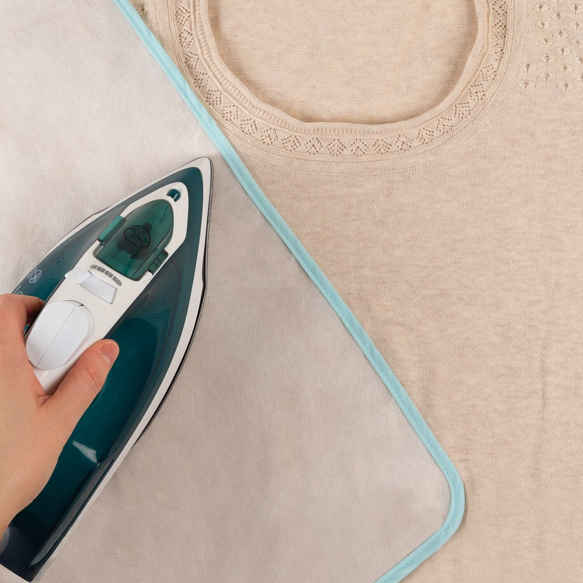 2 Lakeland Ironing Cloths