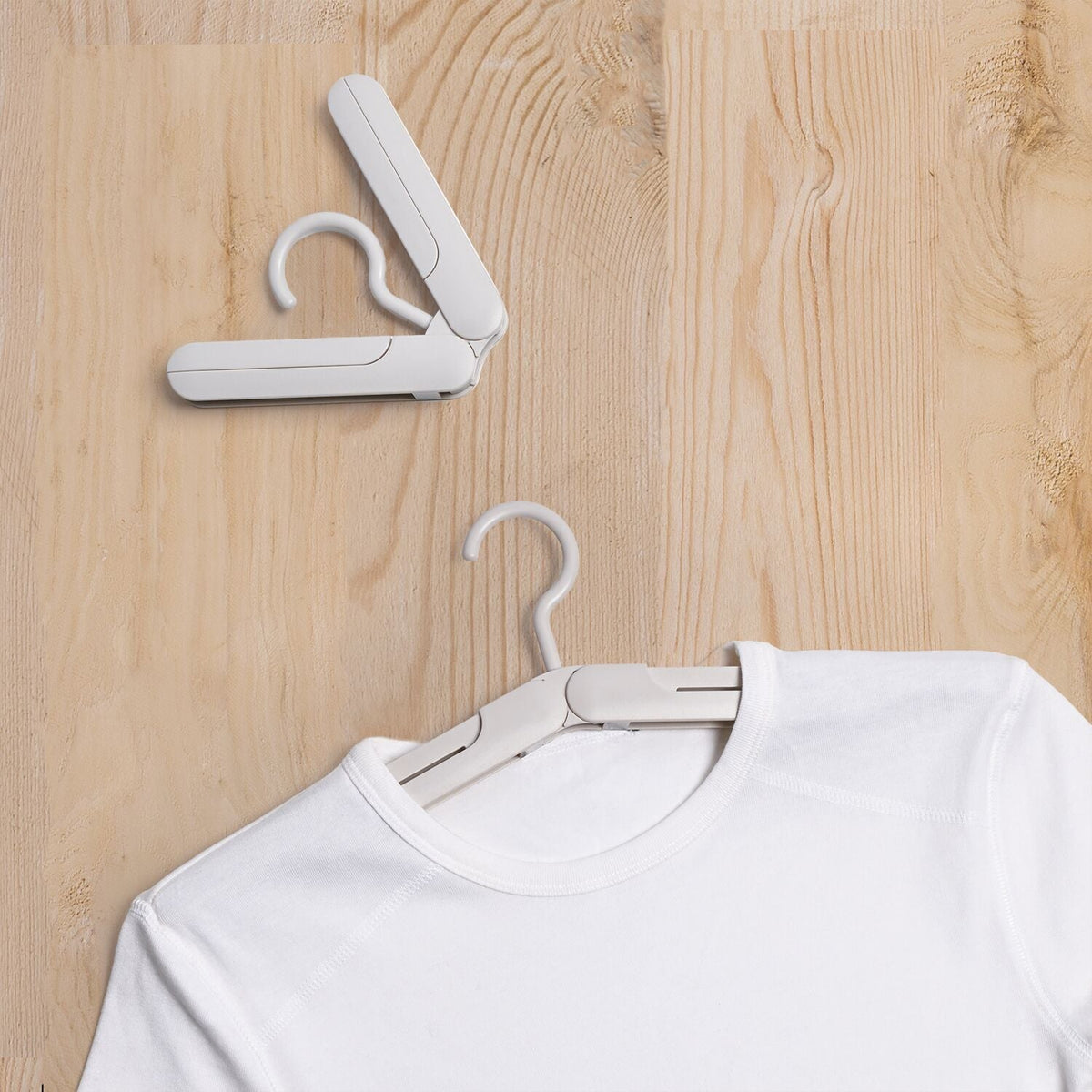 Lakeland Foldable Travel Hangers – Pack of 2