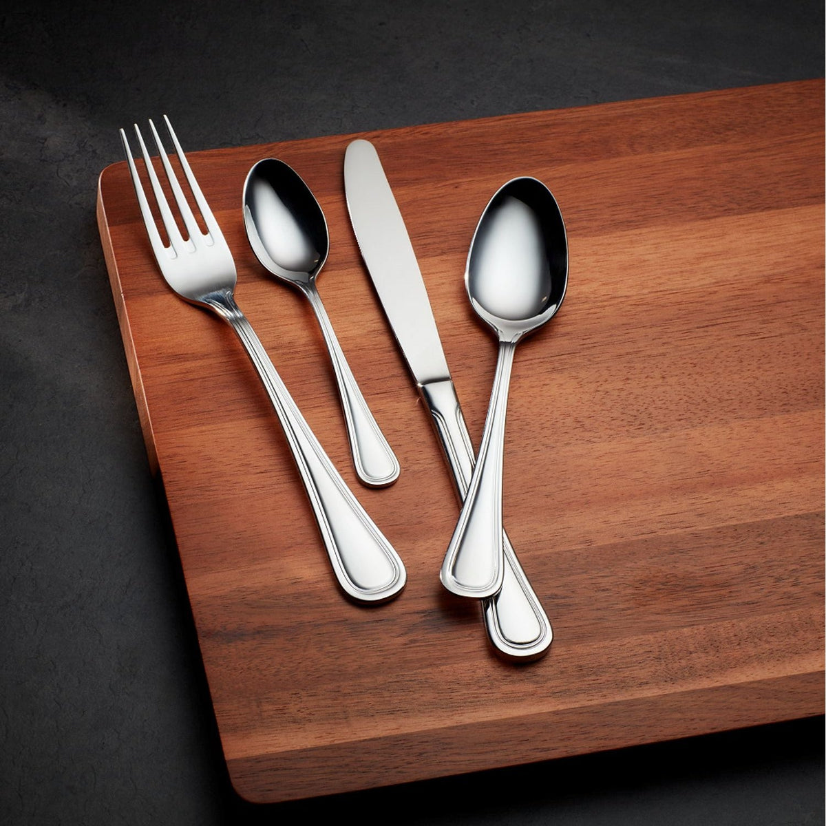 Oneida Barcelona 16-Piece Cutlery Set