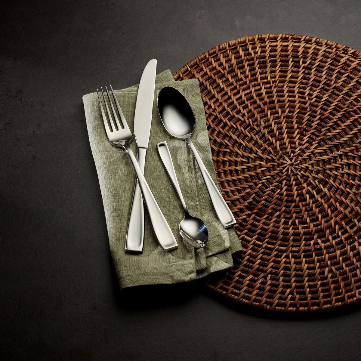 Oneida Moda 2 16-Piece Cutlery Set