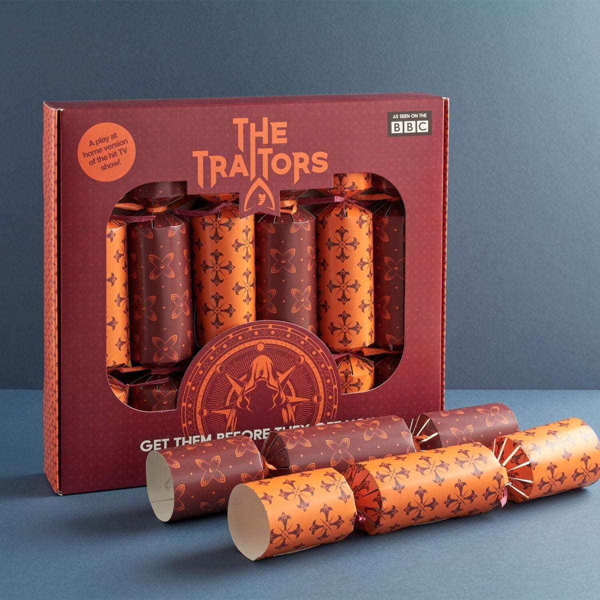 6 The Traitors Christmas Crackers