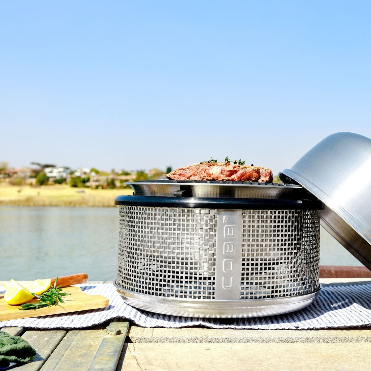 Cobb Premier Air Deluxe BBQ