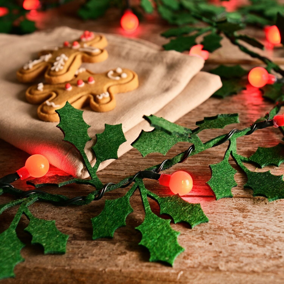 Lakeland Light Up Holly Garland