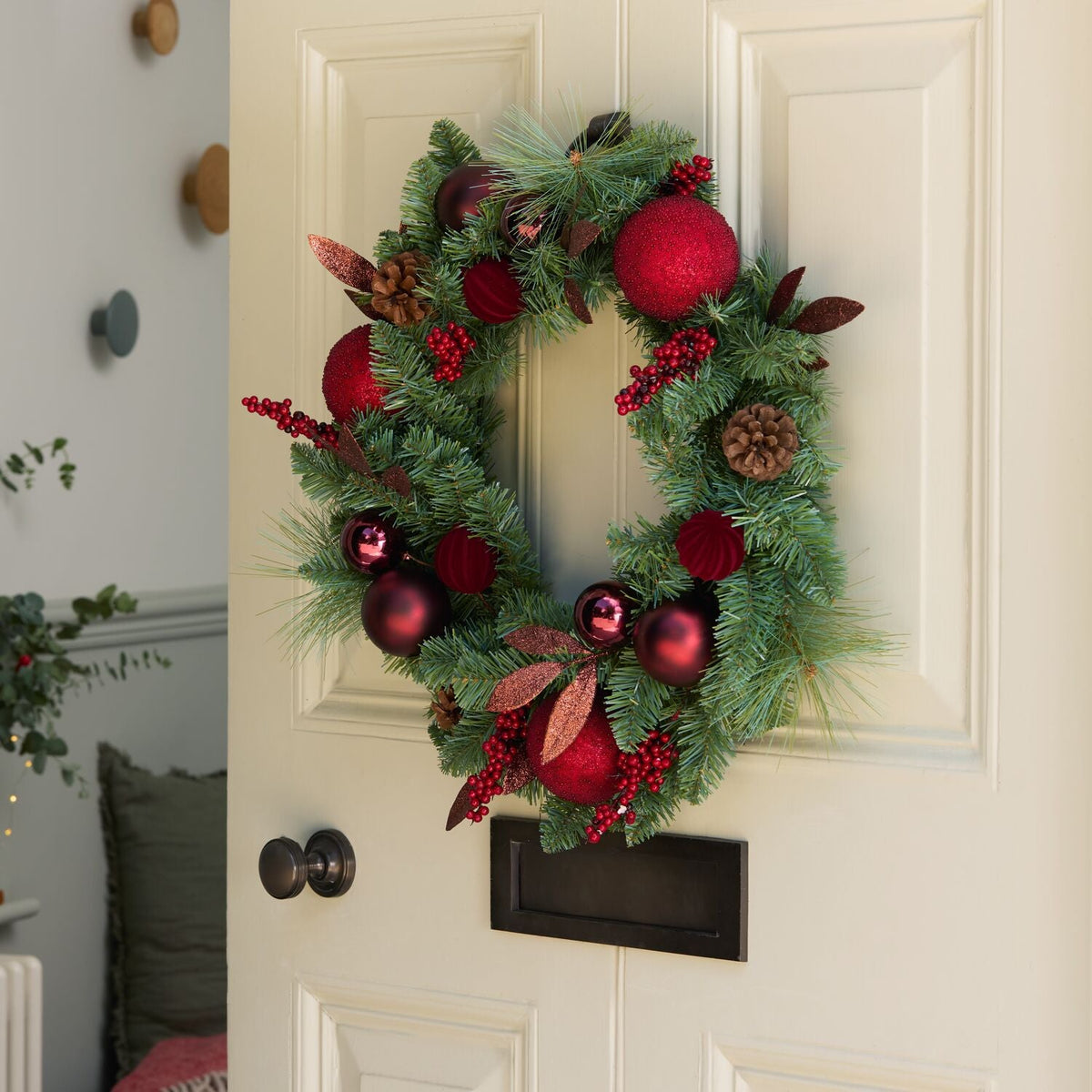 Lakeland Red and Green Wreath 60cm