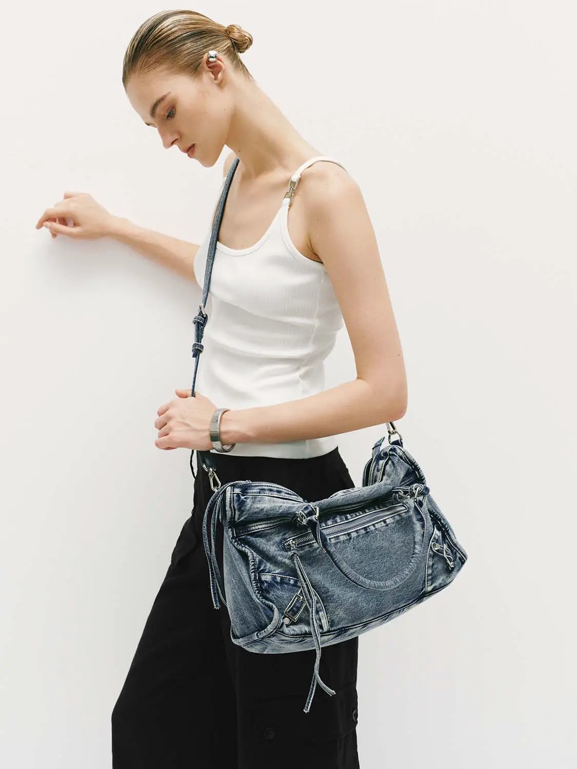 Frayed Edge Washed Tote Front Pocket Denim Bag