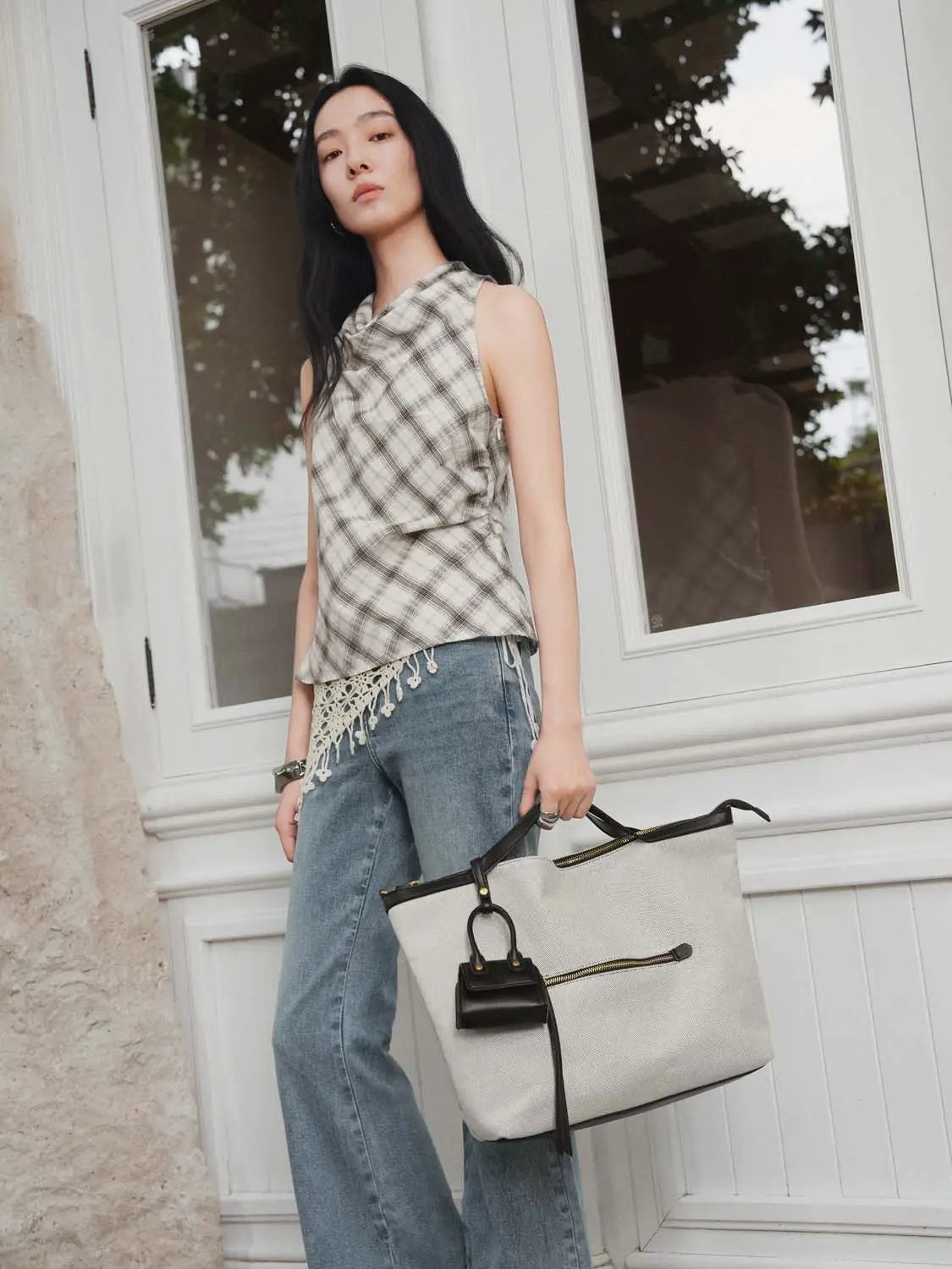 Textile Textured Weave Zippered Front Pocket Shoulder Bag