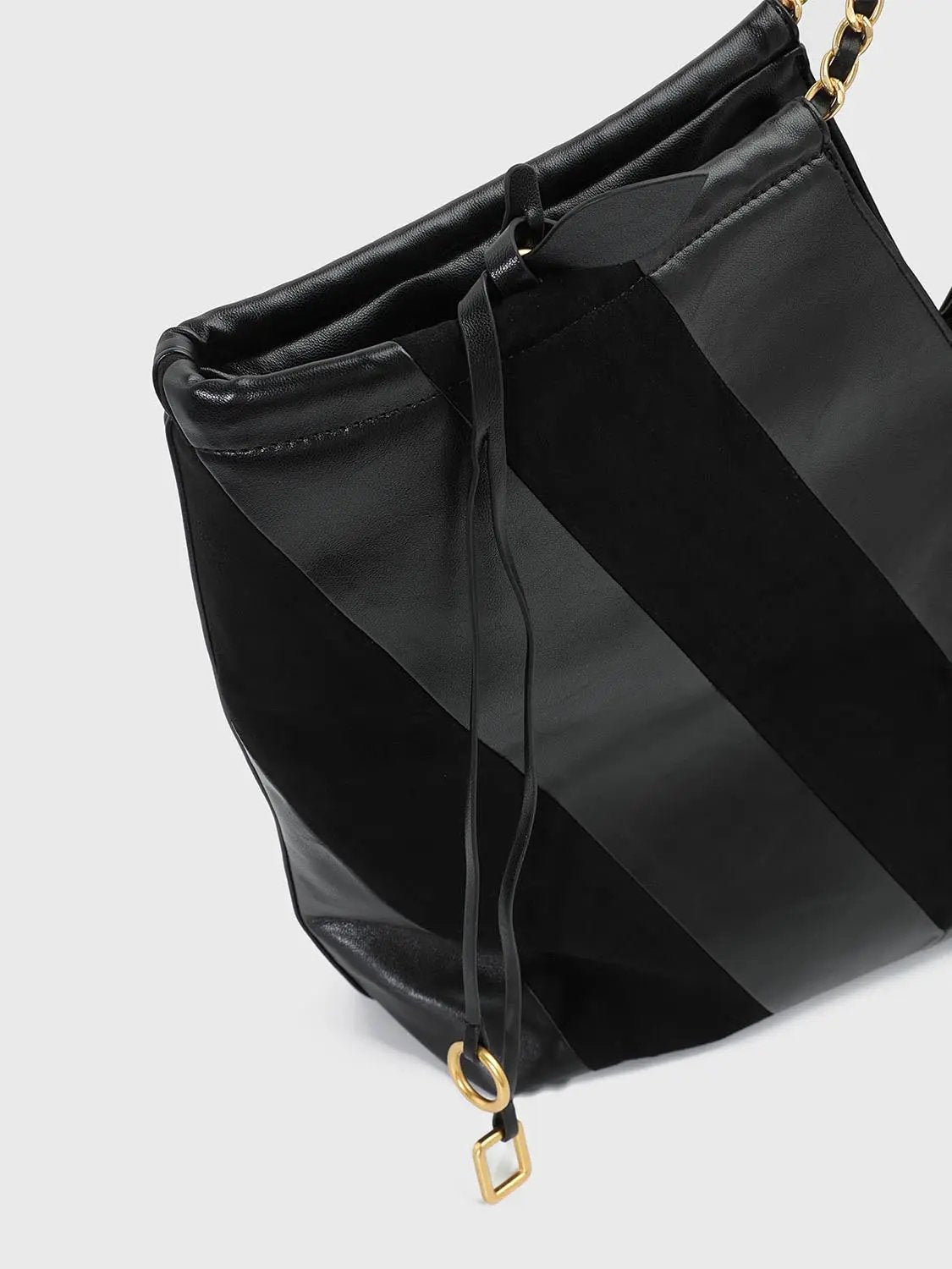 Chevron Pattern Chain Strap Shoulder Bag