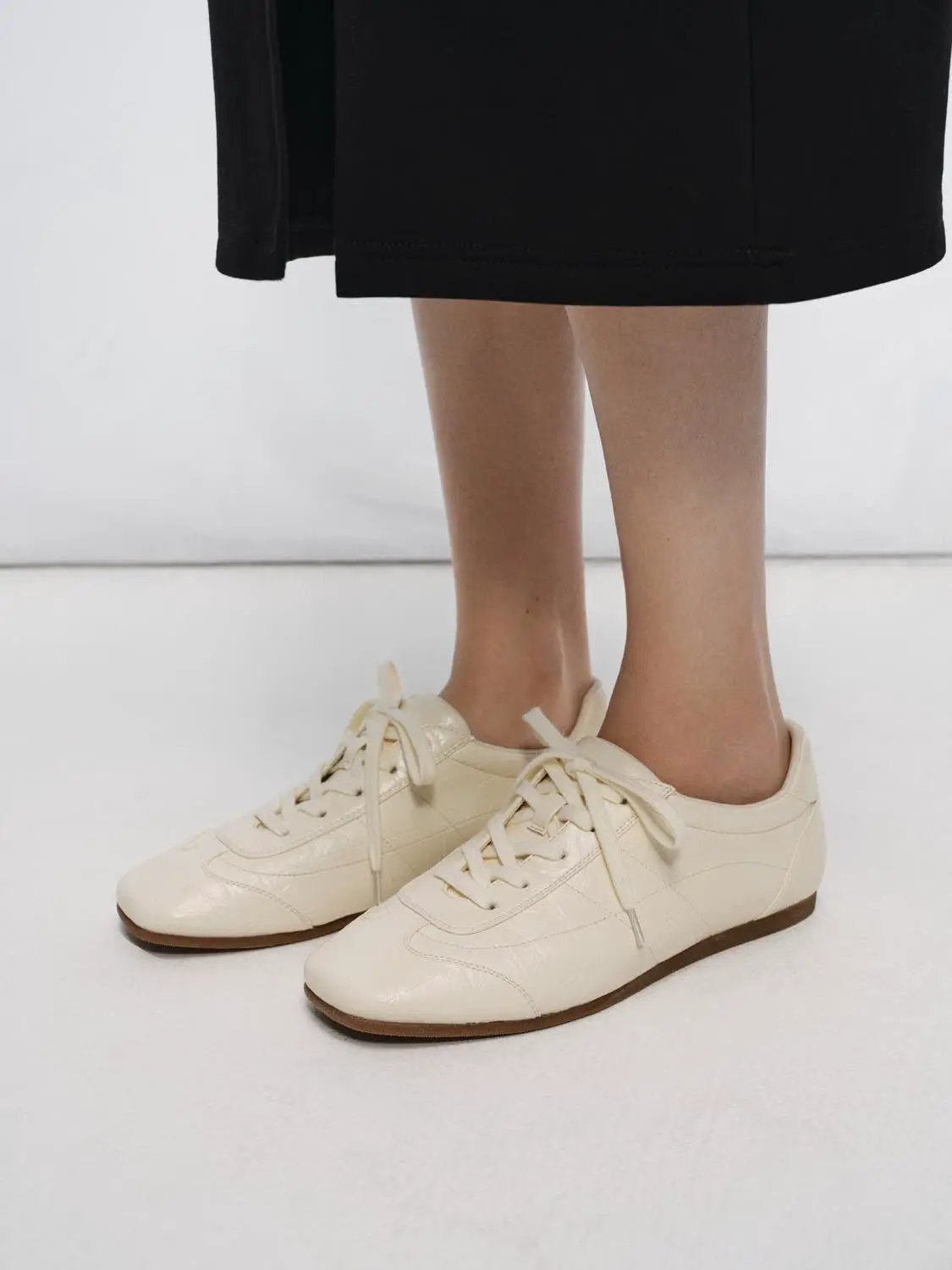 Lace-up Plain Round Toe Rubber Sole Sneakers
