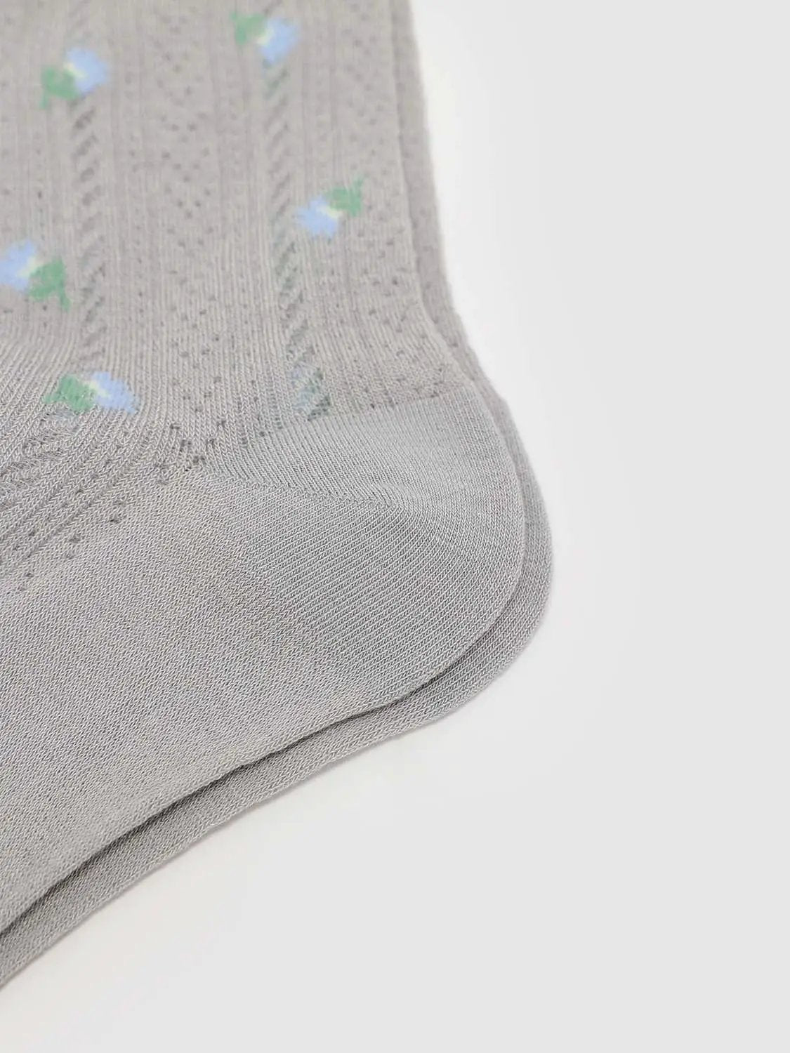 Regular Fit Mesh Floral Pattern Mid Calf Socks