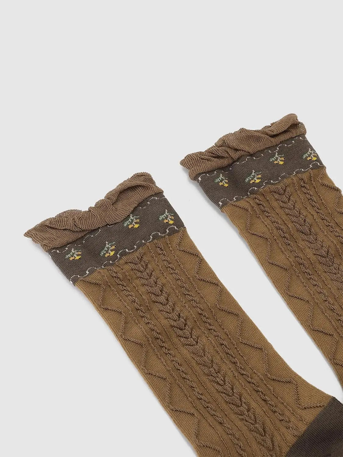 Ruffled Cable Knit Floral Band Brown Socks