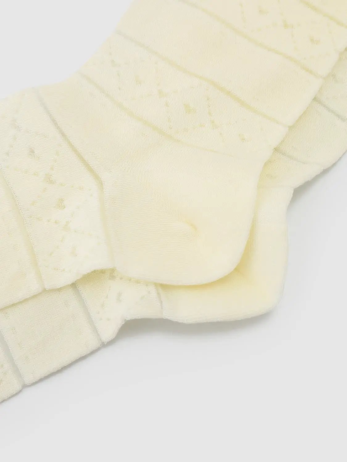 Bow Detail Textured Knit Socks