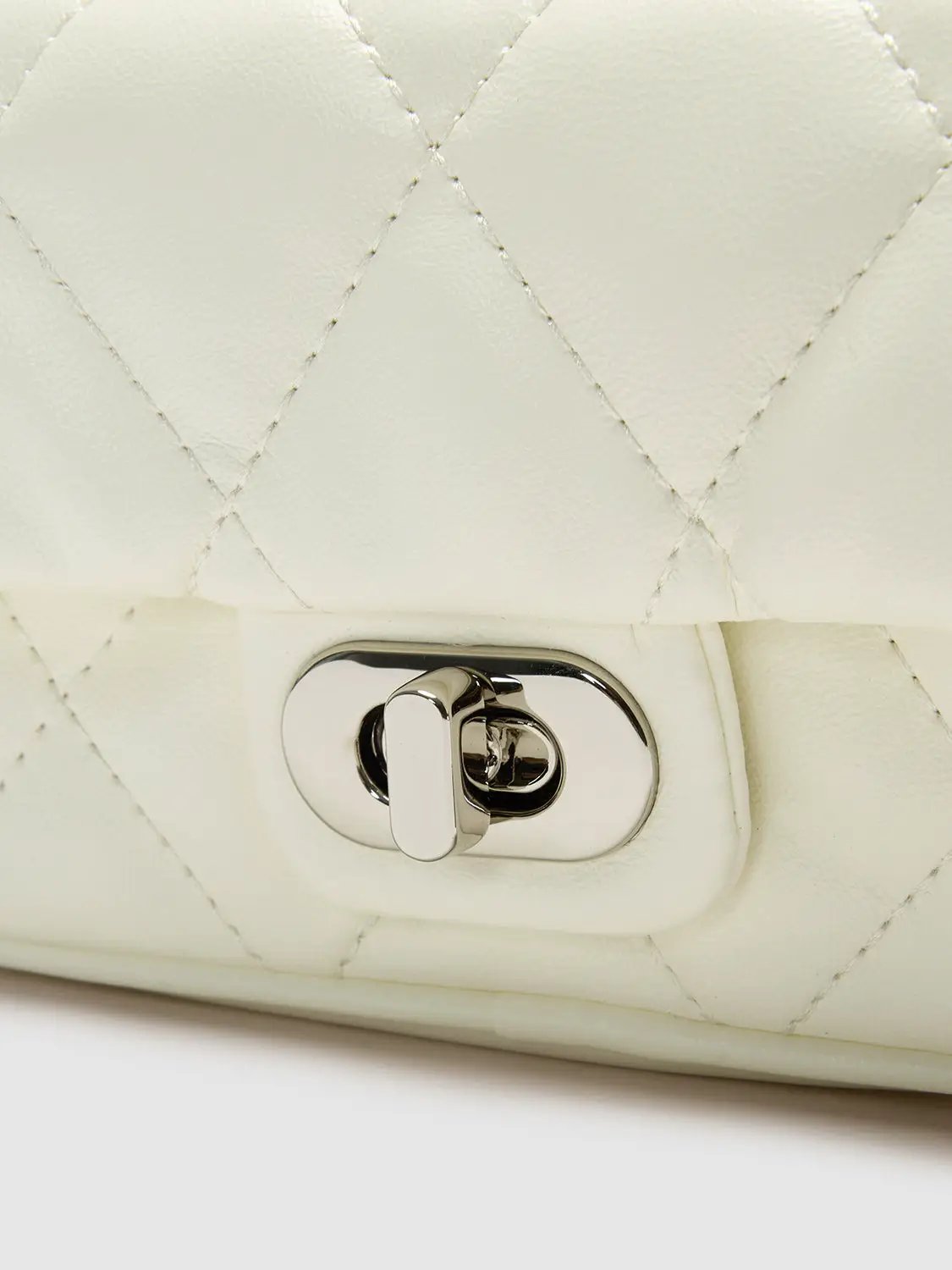 Mini Quilted Chain Strap Shoulder Bag