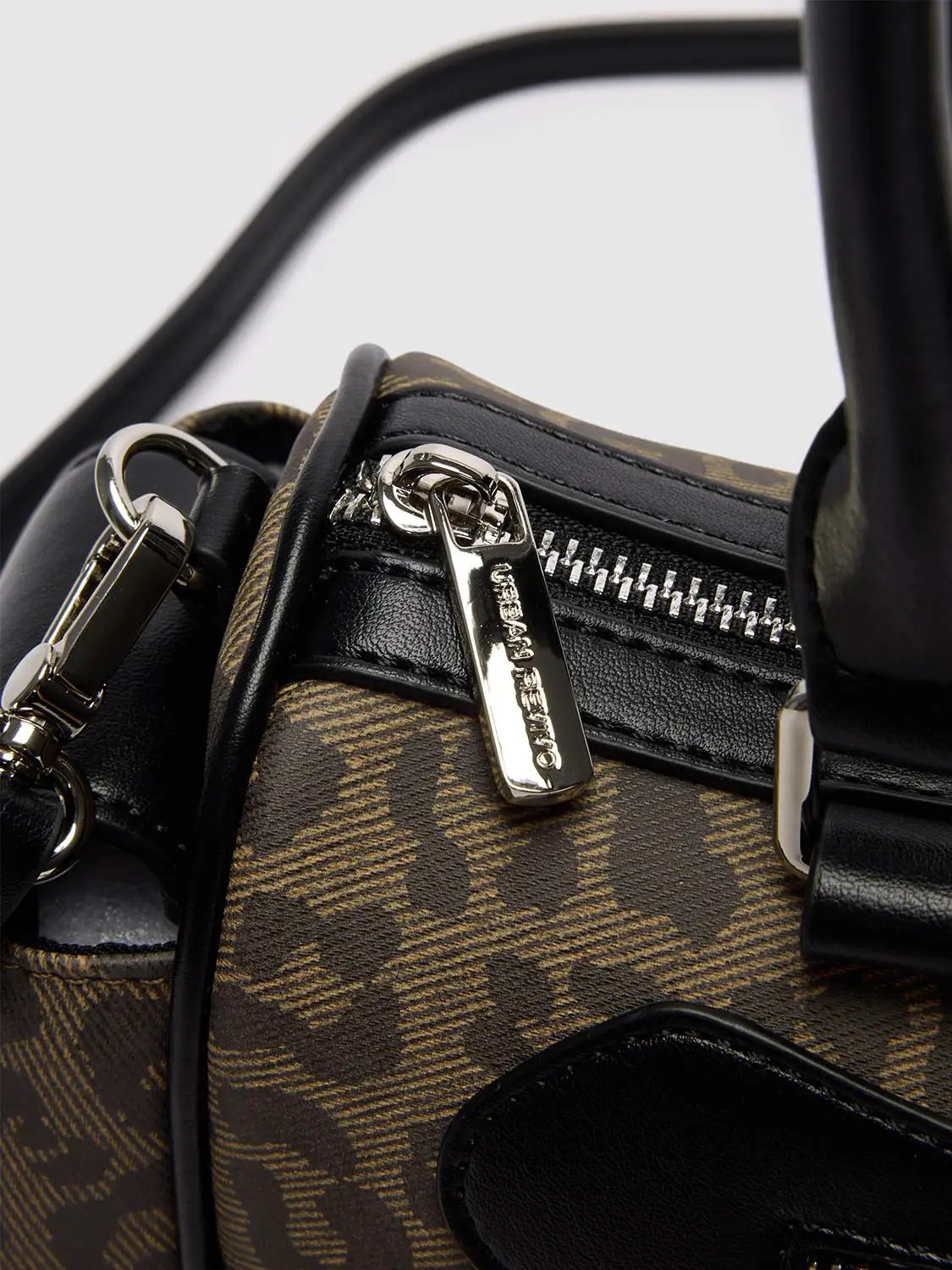 Leopard print Print Shoulder Bag With Crossbody Strap