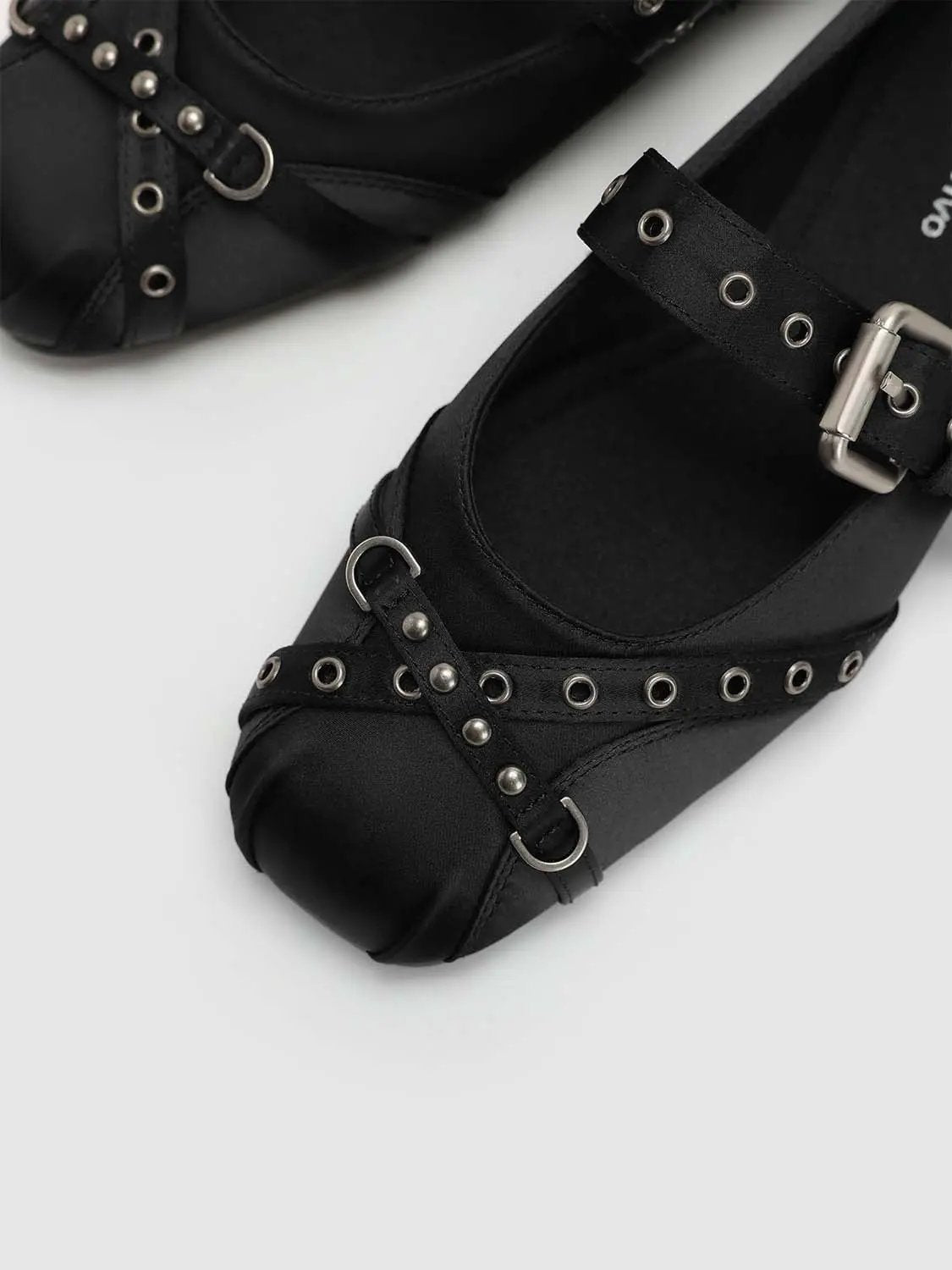 Ruched Toe Eyelet Buckle Strap Mary Jane Flats