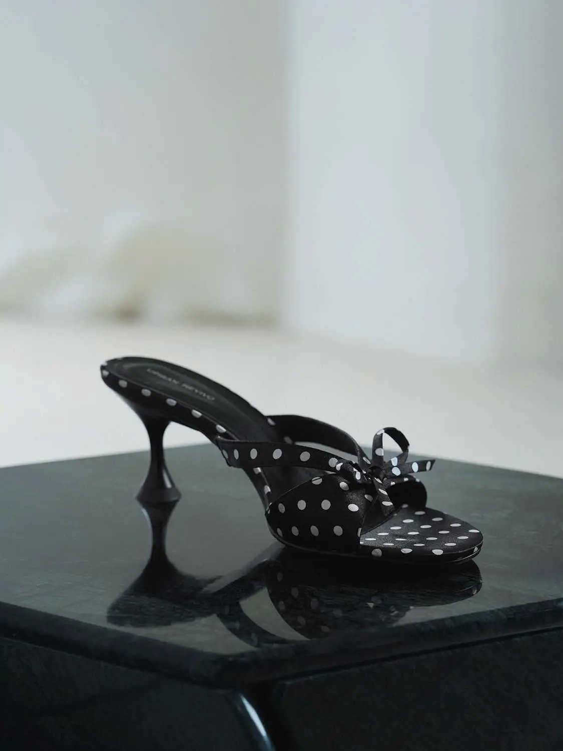 Textile Upper Polka Dot Bow Embellishment Slippers