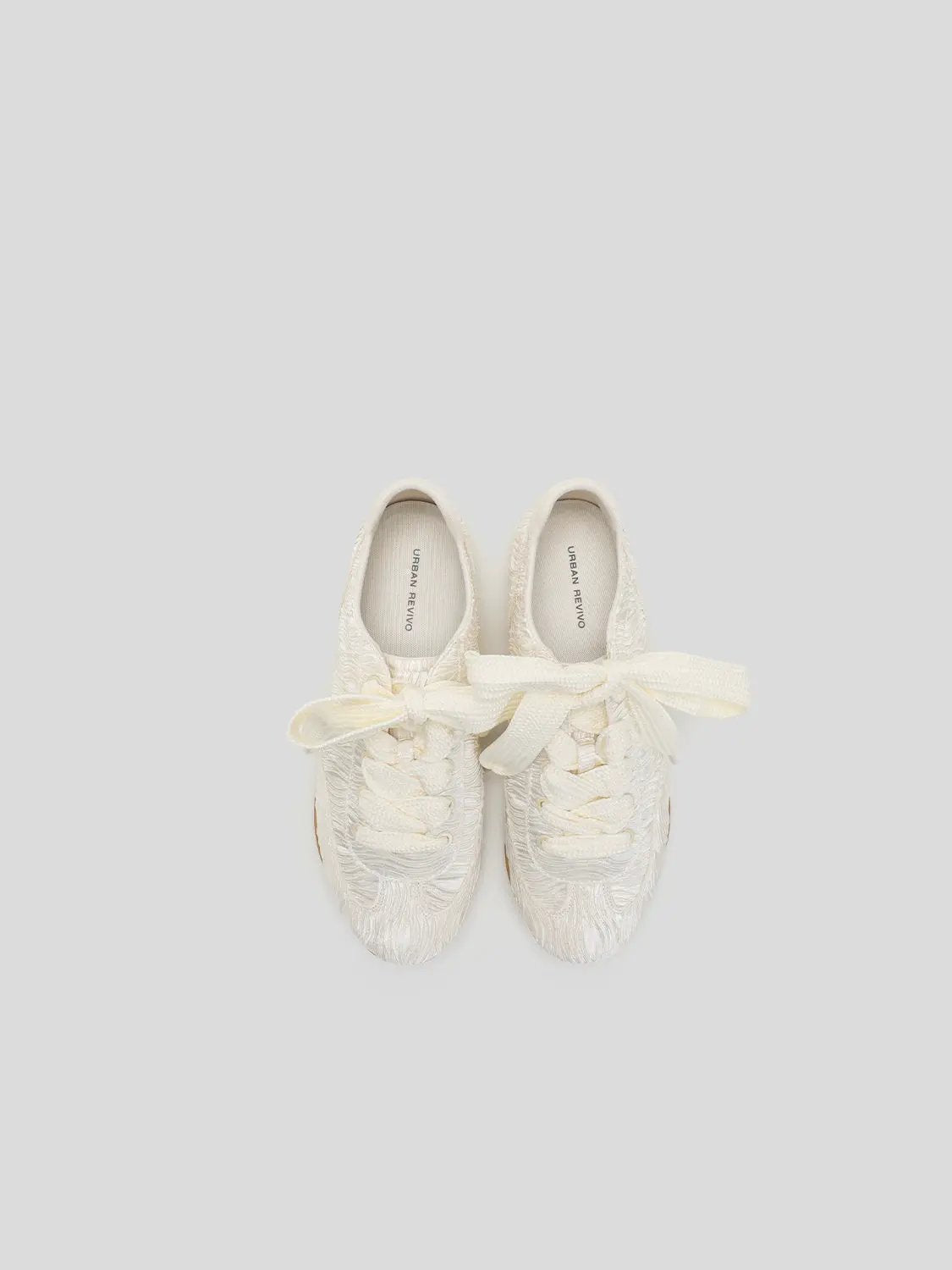 Textured Pleated Ribbon Lace Sneakers