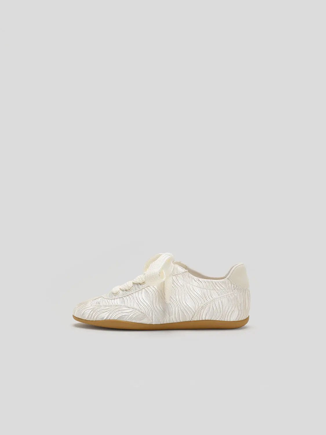 Textured Pleated Ribbon Lace Sneakers