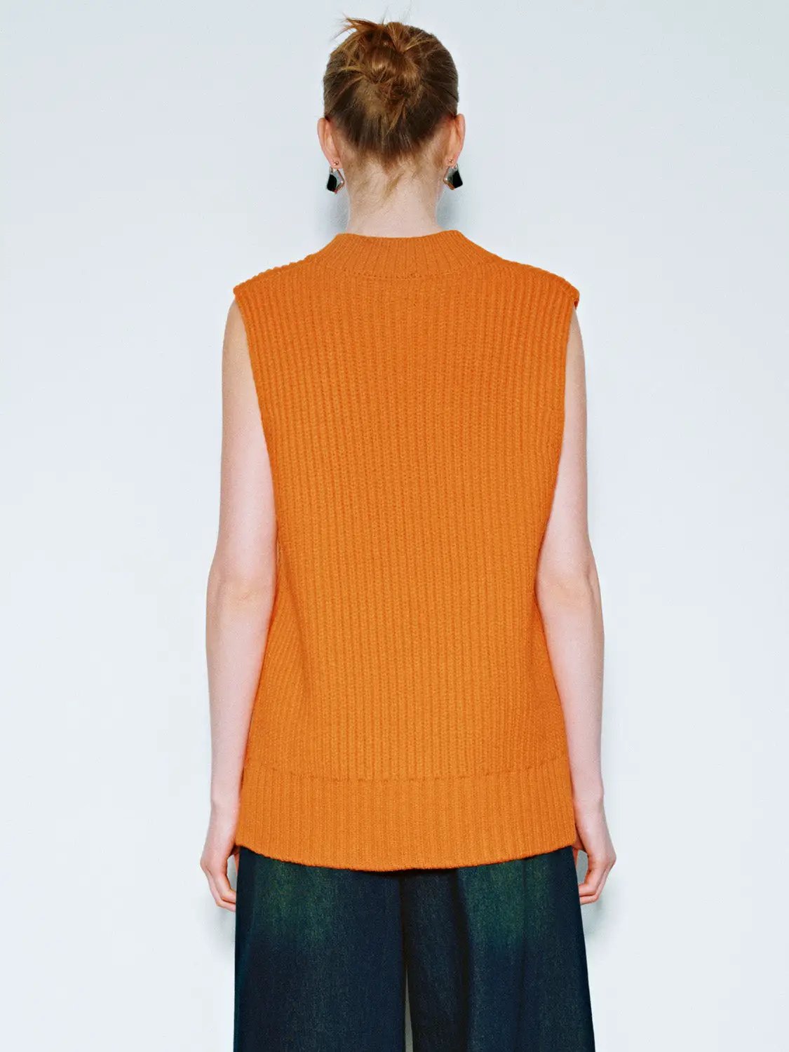 Loose V-Neck Knitted Vest