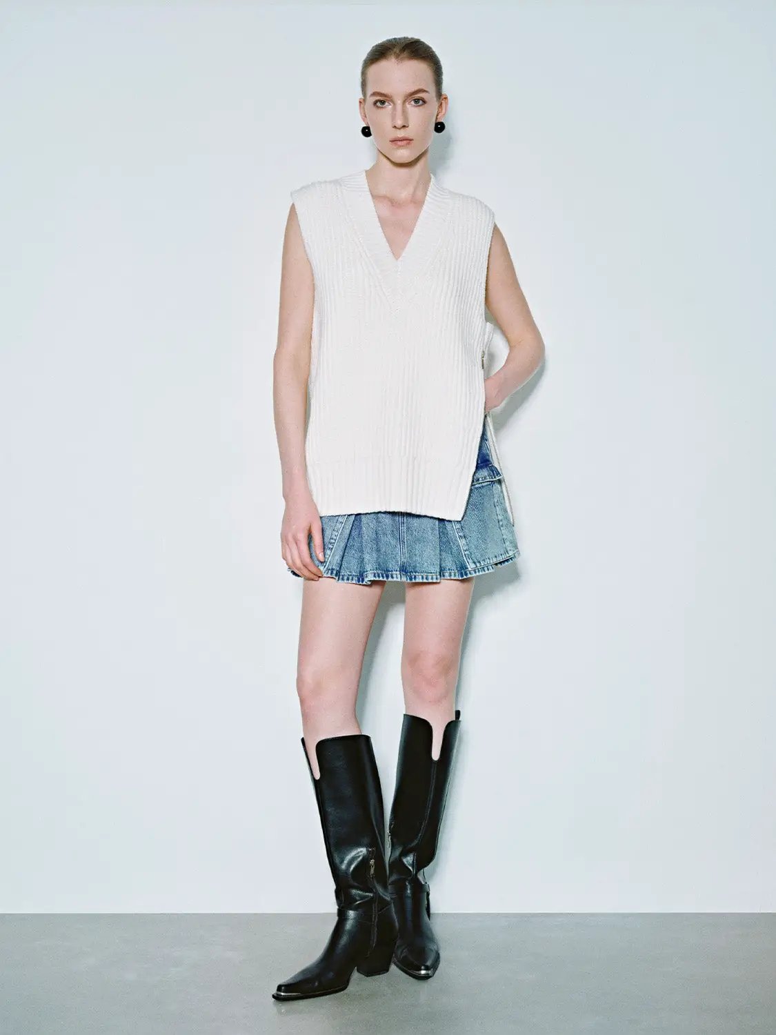 Loose V-Neck Knitted Vest