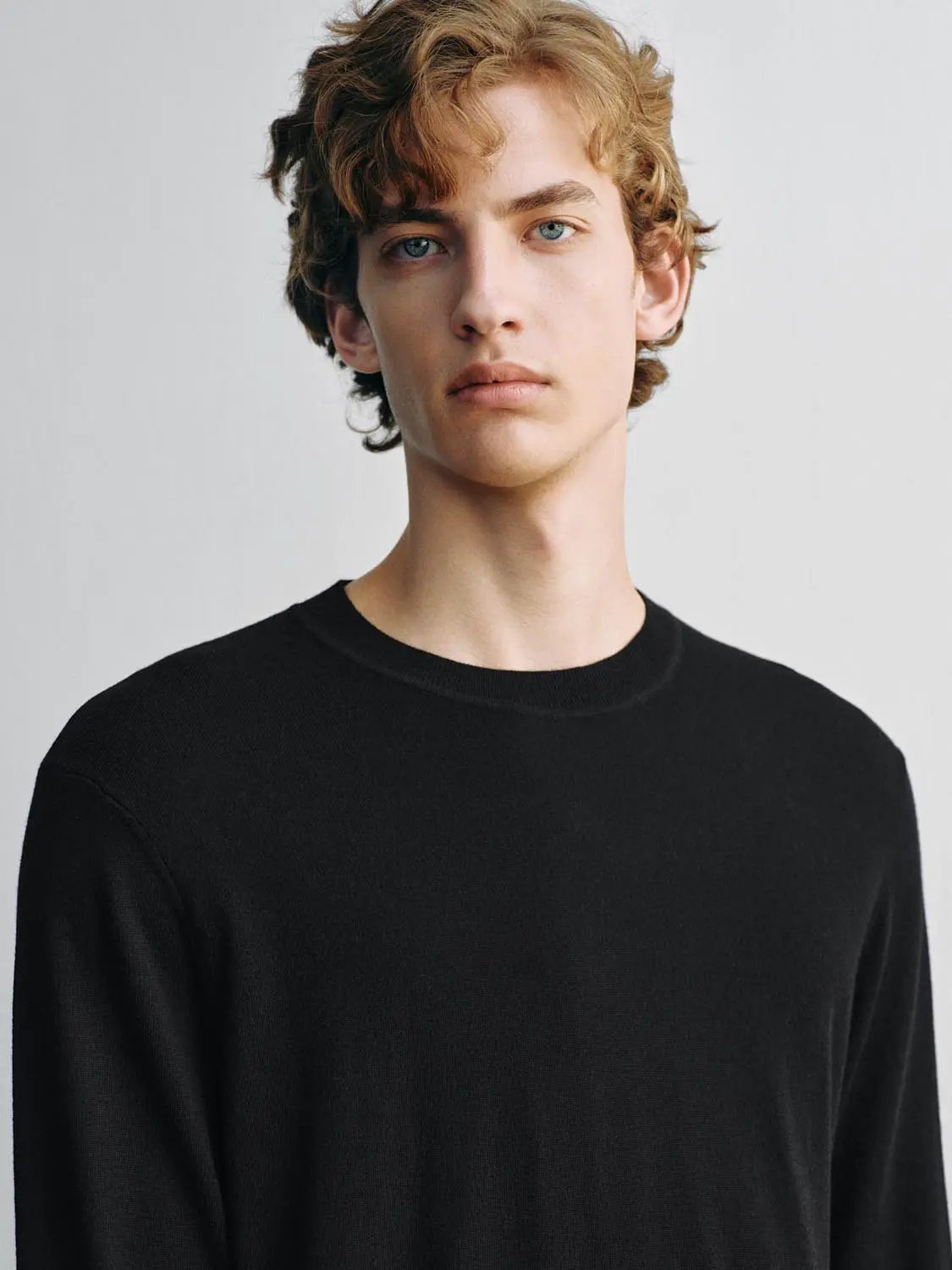 Solid Knit Crew Neck Long Sleeve Regular Fit T-Shirt