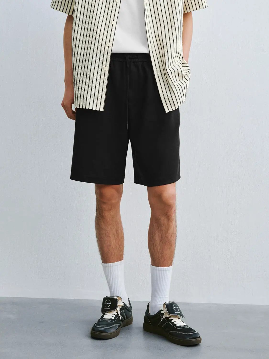 Loose Fit Drawstring Waist Solid Knee Length Casual Shorts