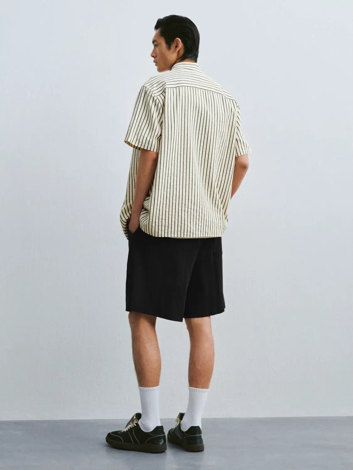 Loose Fit Drawstring Waist Solid Knee Length Casual Shorts