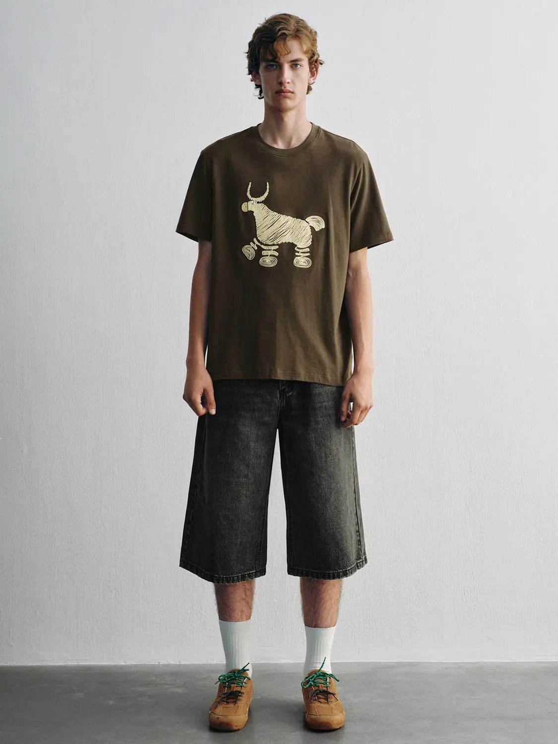 Embroidered Animal Crew Neck Short Sleeve Cotton T-Shirt