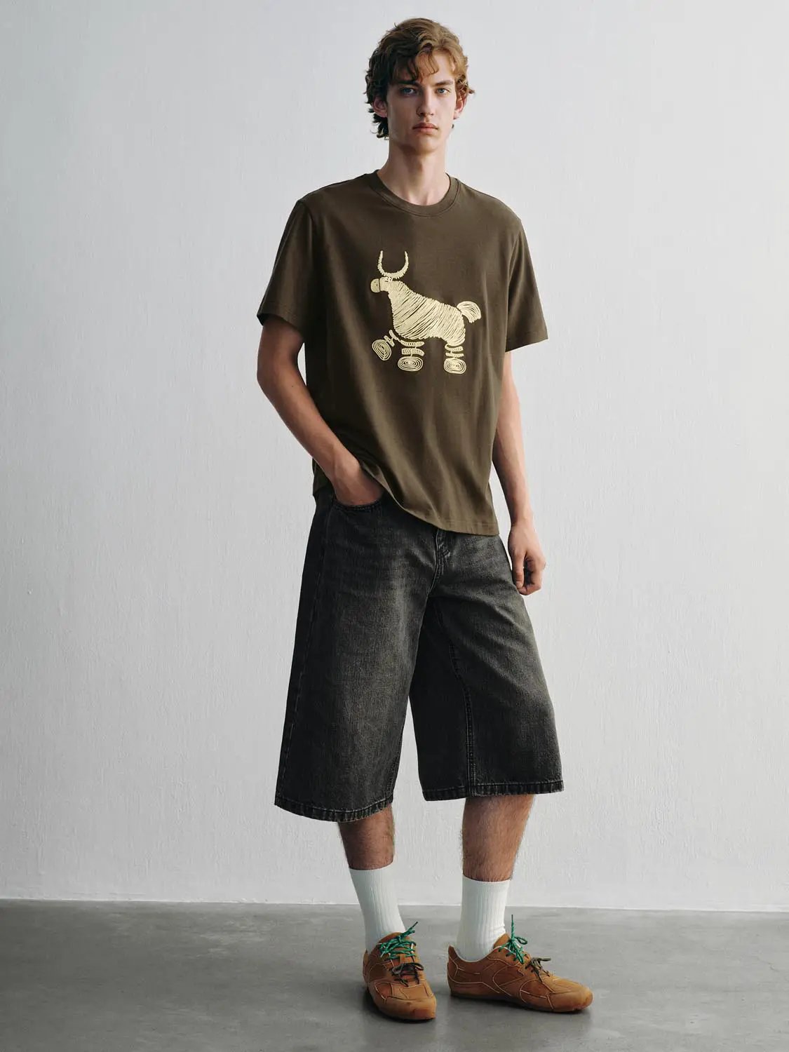 Embroidered Animal Crew Neck Short Sleeve Cotton T-Shirt