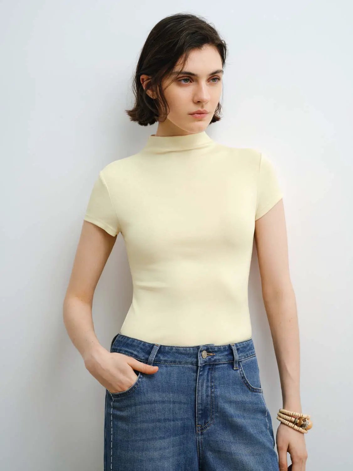 Mock Neck Short Sleeve Seamed Fitted Knit Top