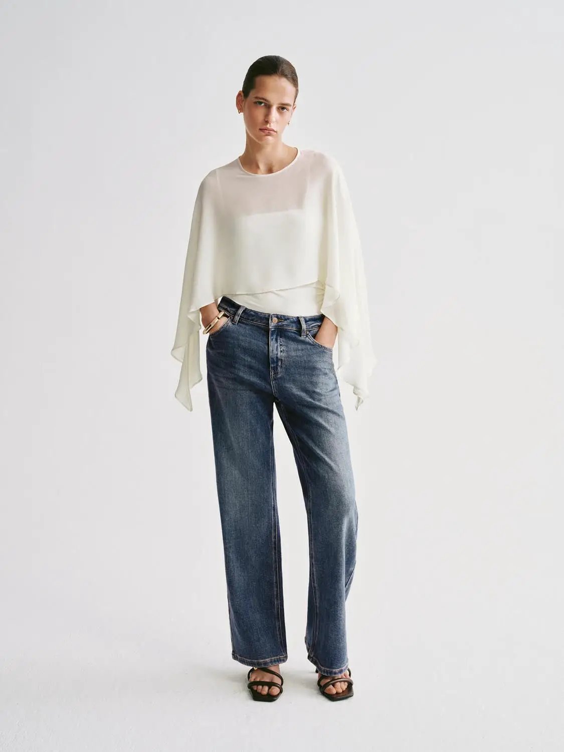 Medium Wash Wide-Leg Subtle Fade Cotton Jeans