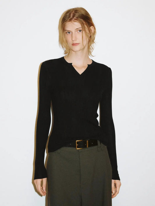 Fitted Textured Knit V-neck Long Sleeve Pullover