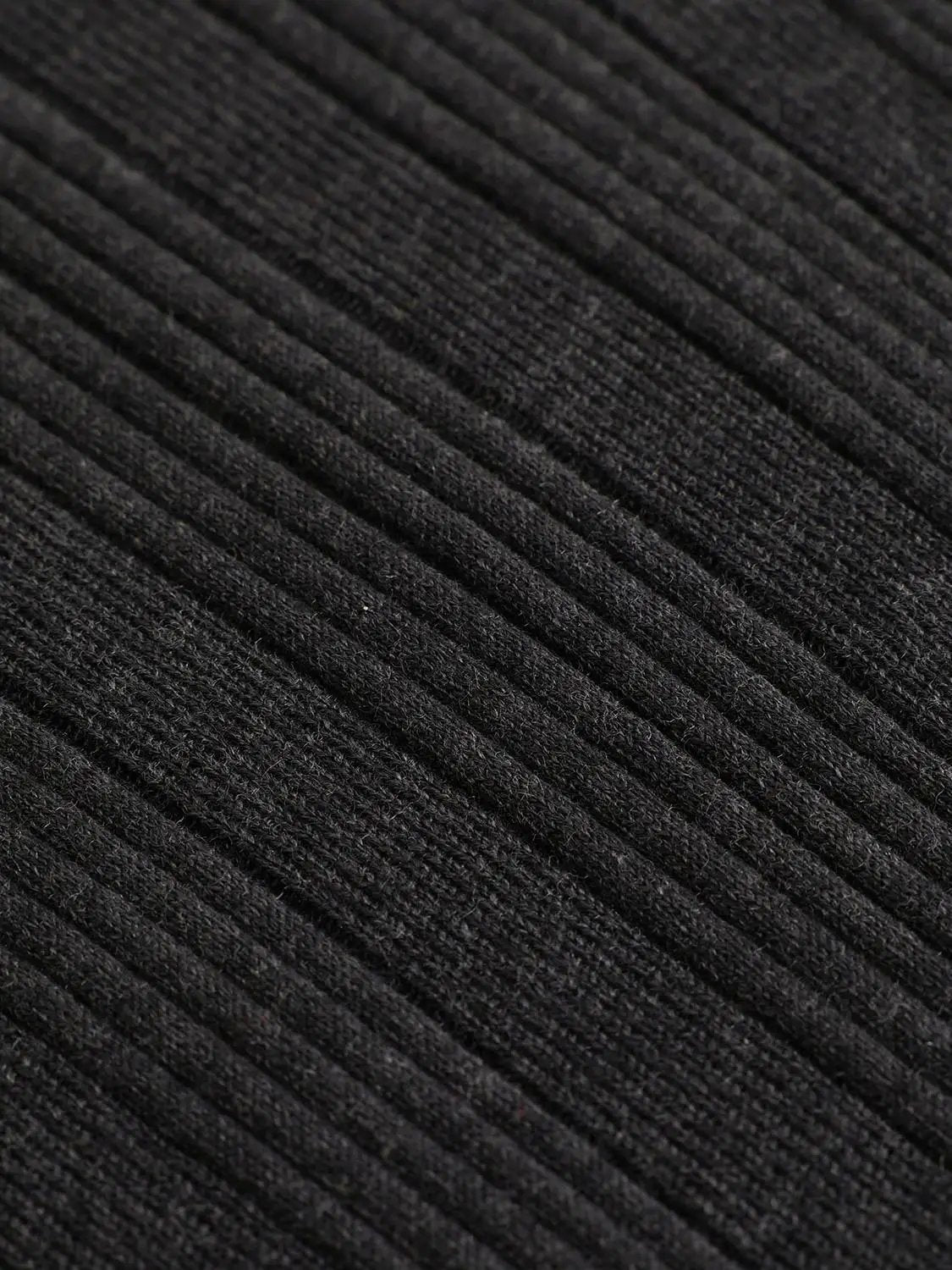 Fitted Textured Knit V-neck Long Sleeve Pullover
