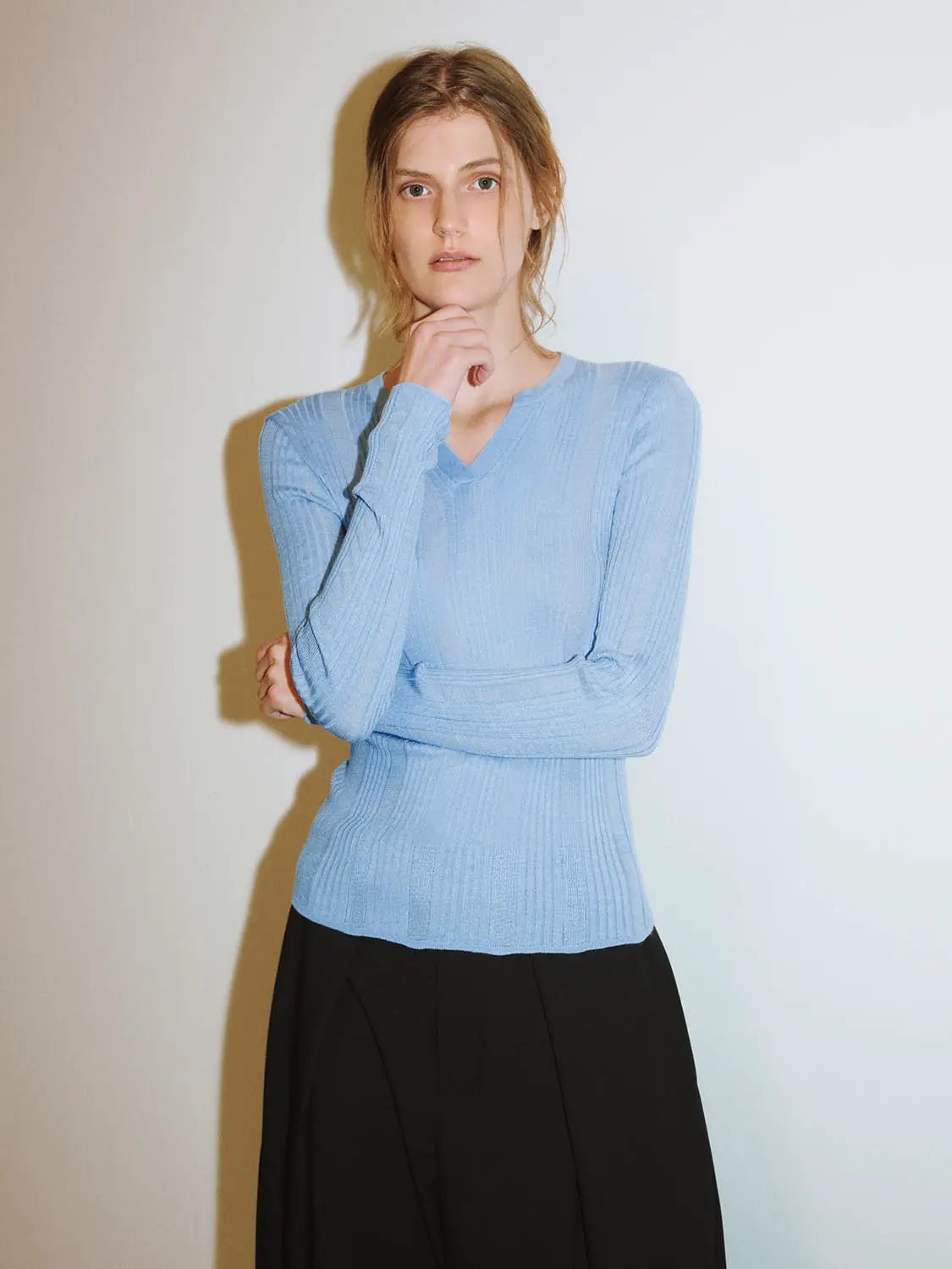 Fitted Textured Knit V-neck Long Sleeve Pullover