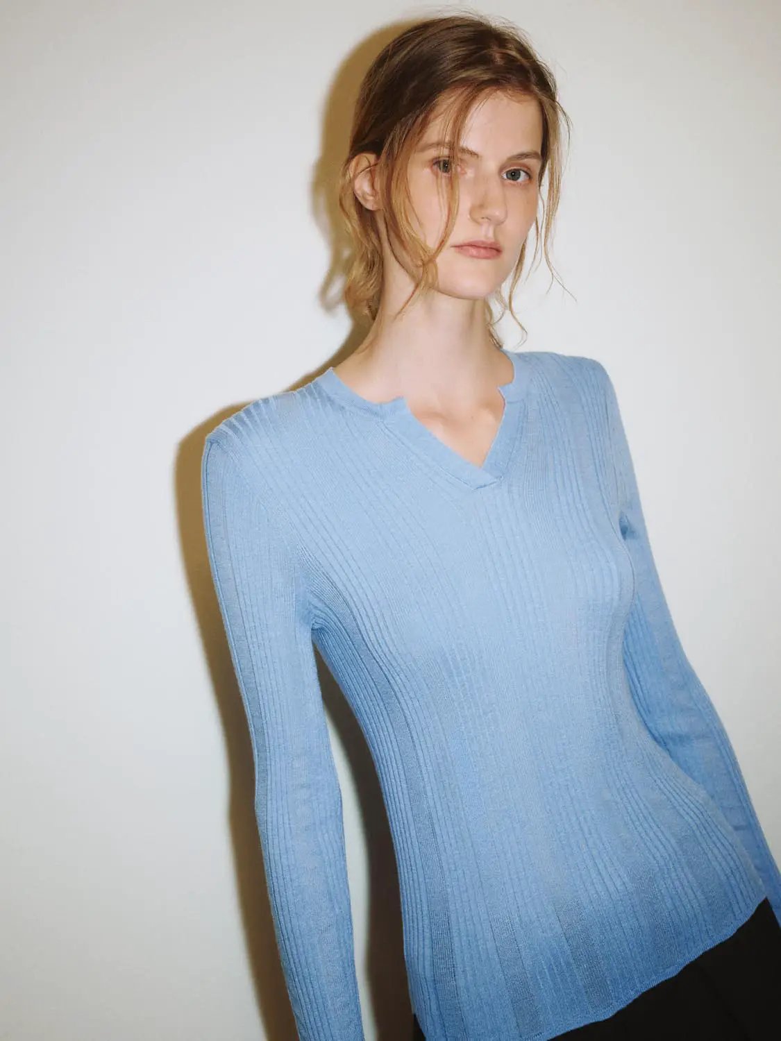 Fitted Textured Knit V-neck Long Sleeve Pullover