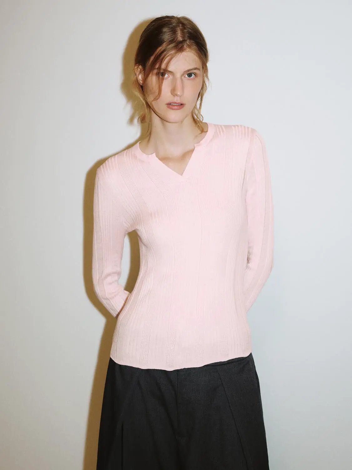 Fitted Textured Knit V-neck Long Sleeve Pullover