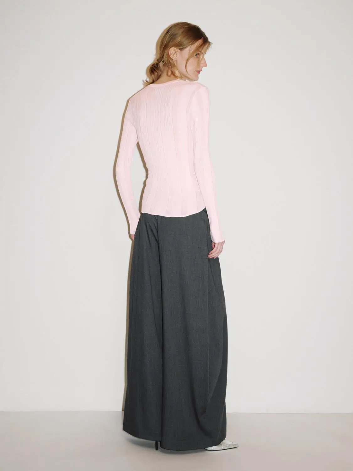 Fitted Textured Knit V-neck Long Sleeve Pullover
