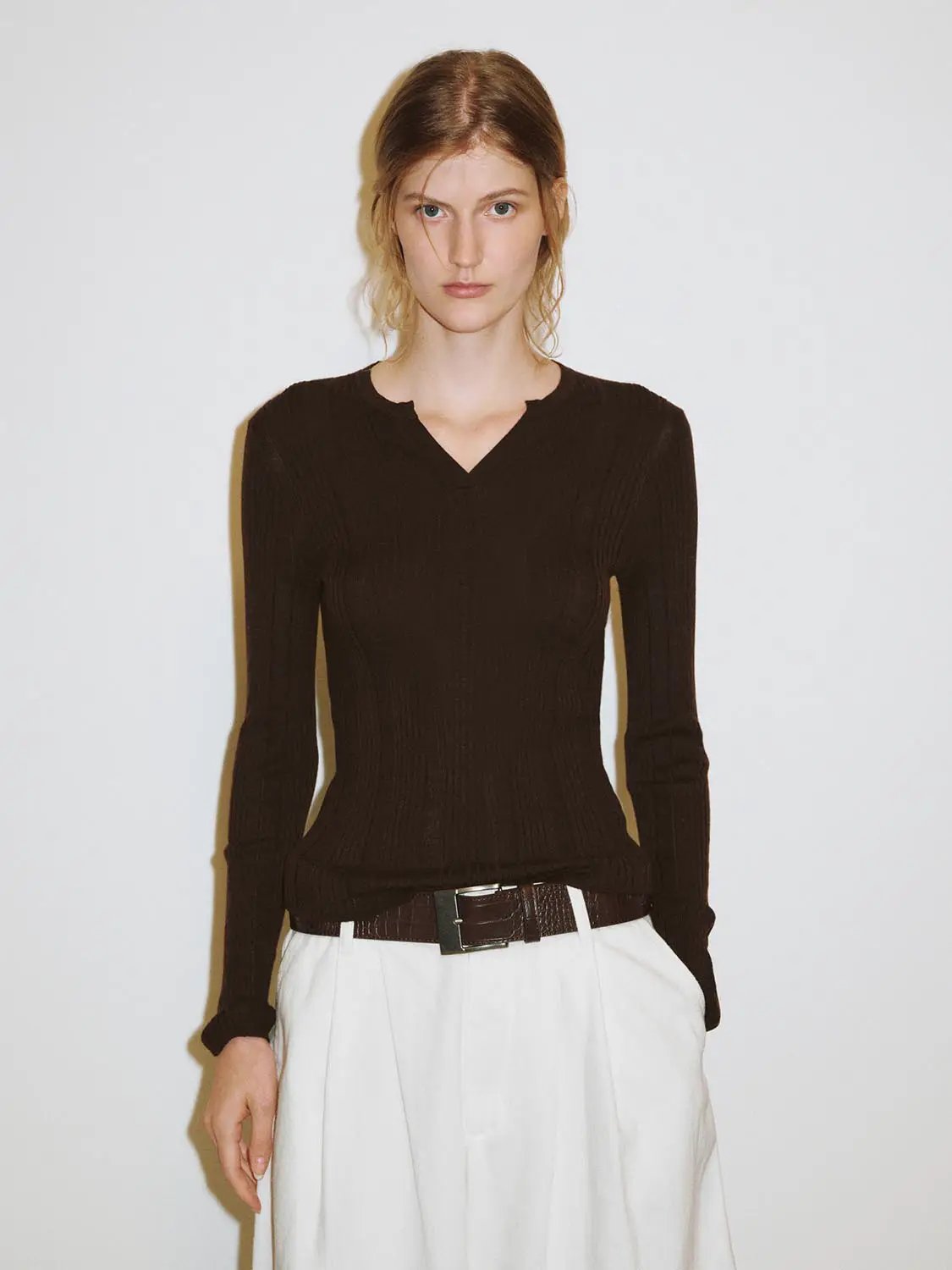 Fitted Textured Knit V-neck Long Sleeve Pullover