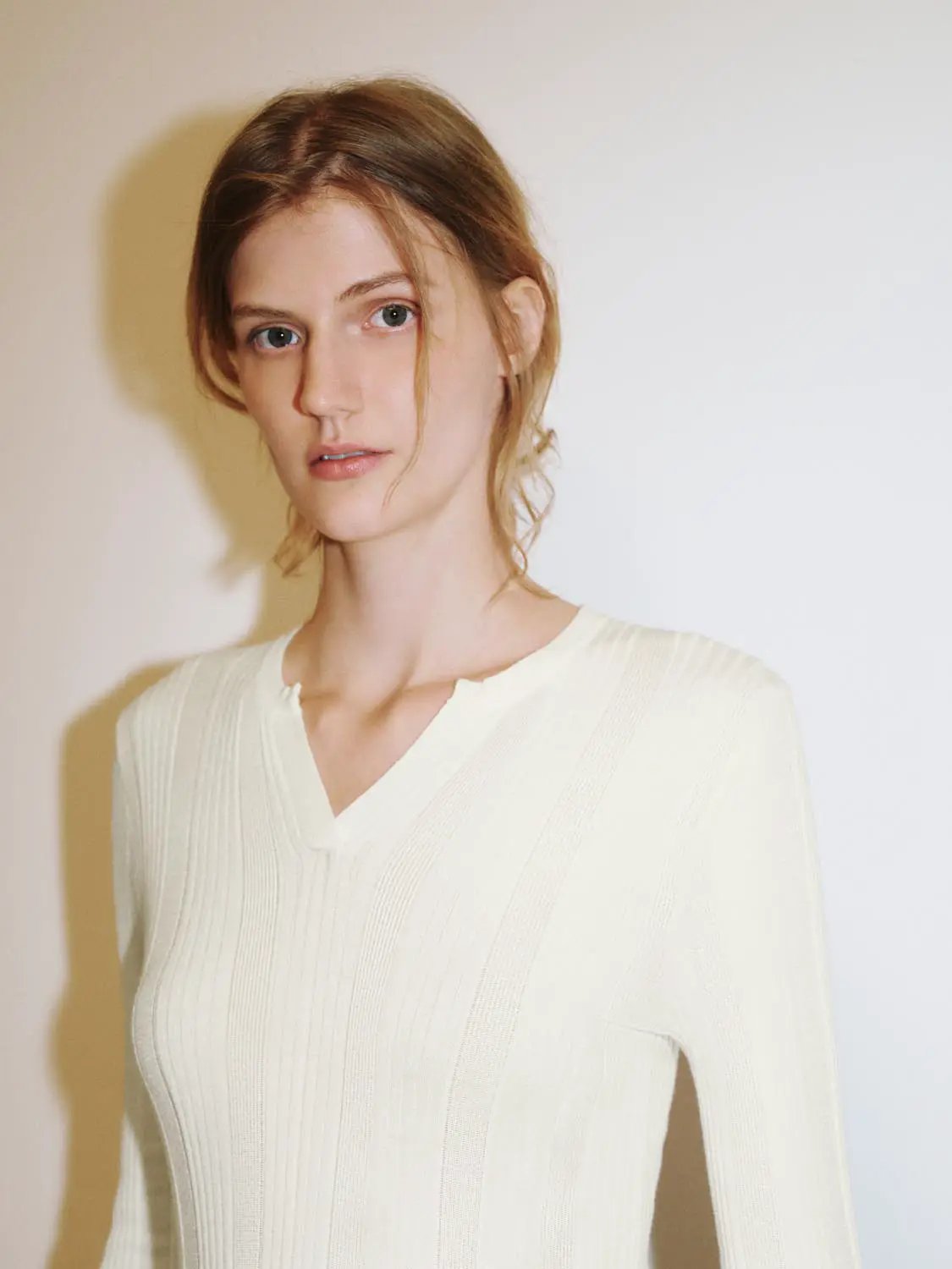 Fitted Textured Knit V-neck Long Sleeve Pullover