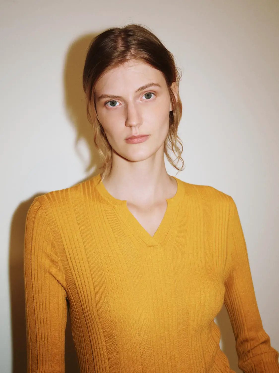 Fitted Textured Knit V-neck Long Sleeve Pullover