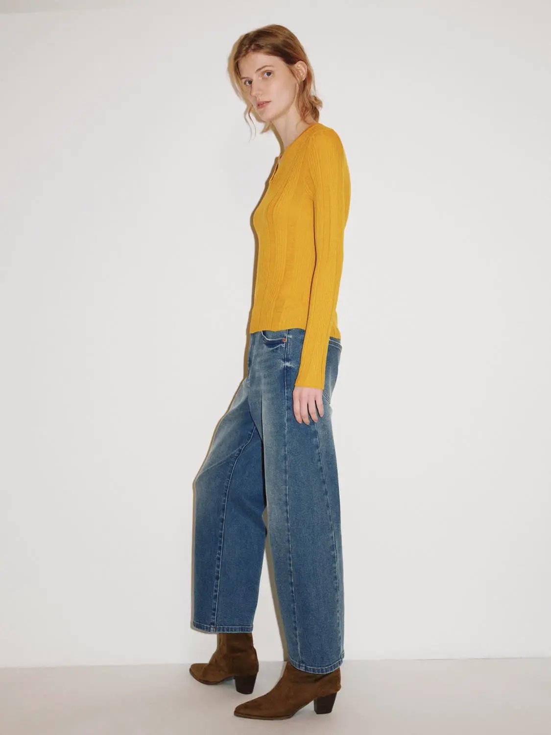 Fitted Textured Knit V-neck Long Sleeve Pullover