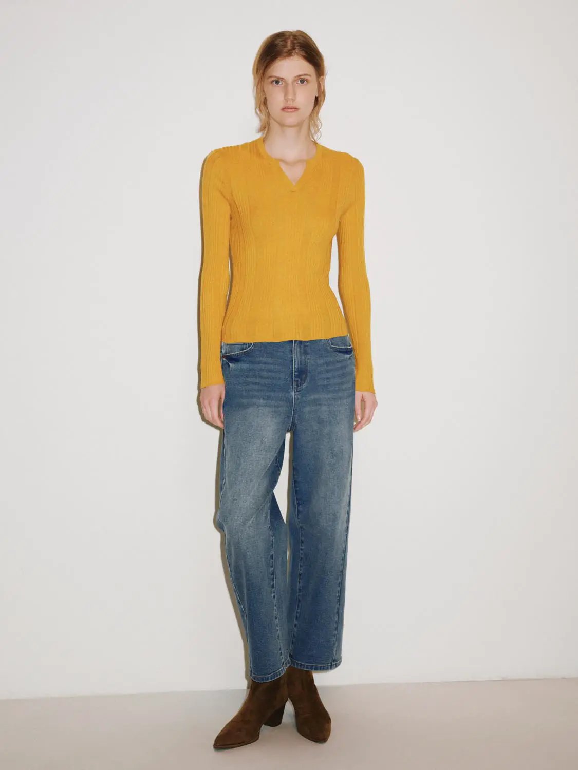 Fitted Textured Knit V-neck Long Sleeve Pullover