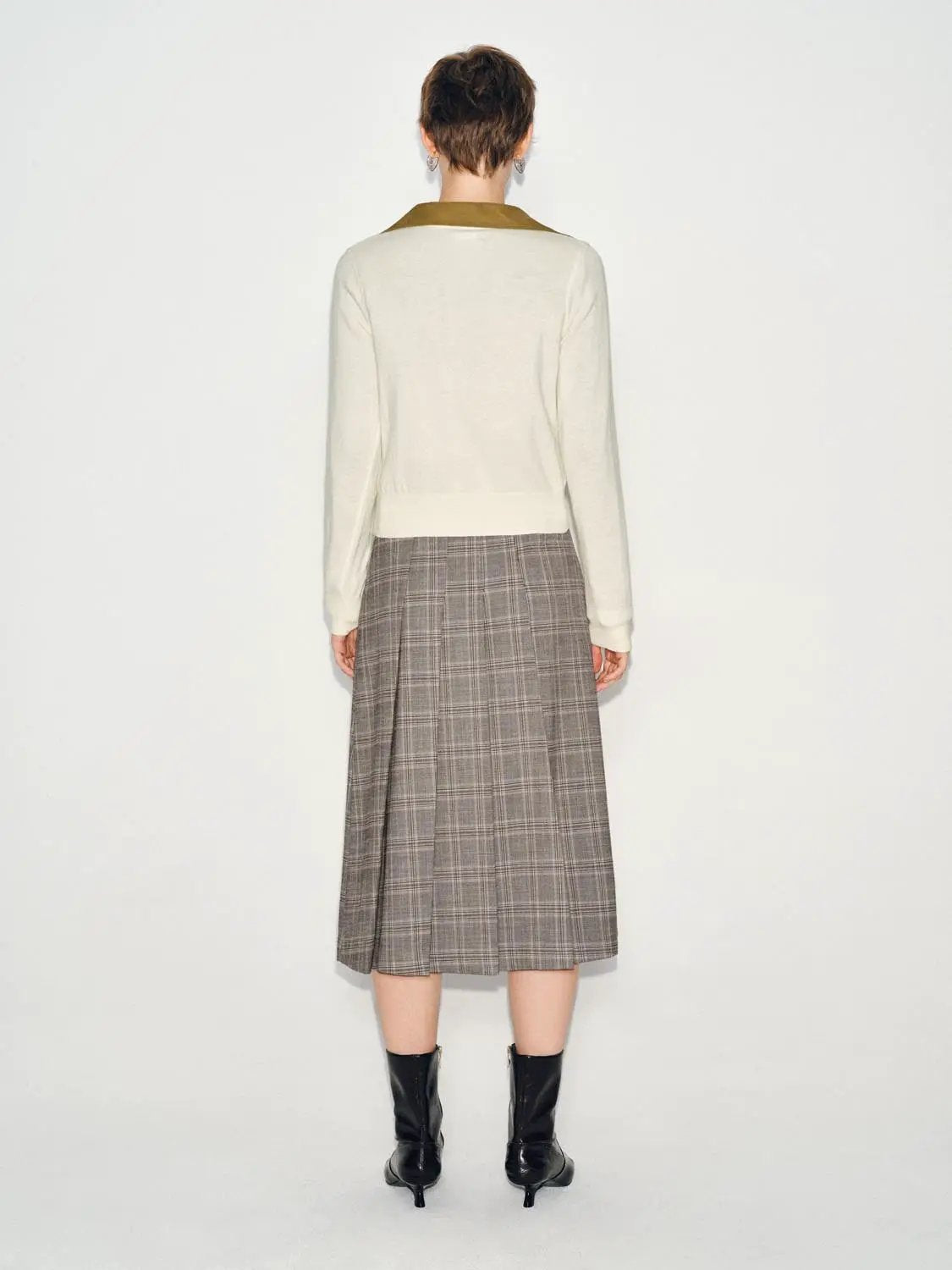 Ribbed Button Front Crew Neck Long Sleeve Cardigan