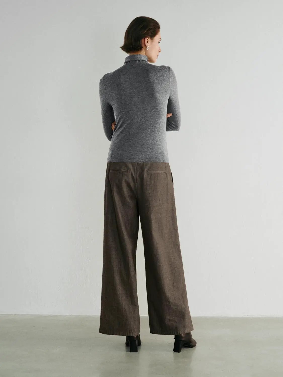 Fitted Knit Turtleneck Long Sleeve Sweater