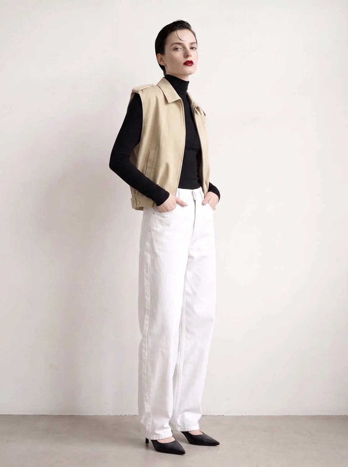 Point Collar Epaulet Detail Zip Front Sleeveless Vest