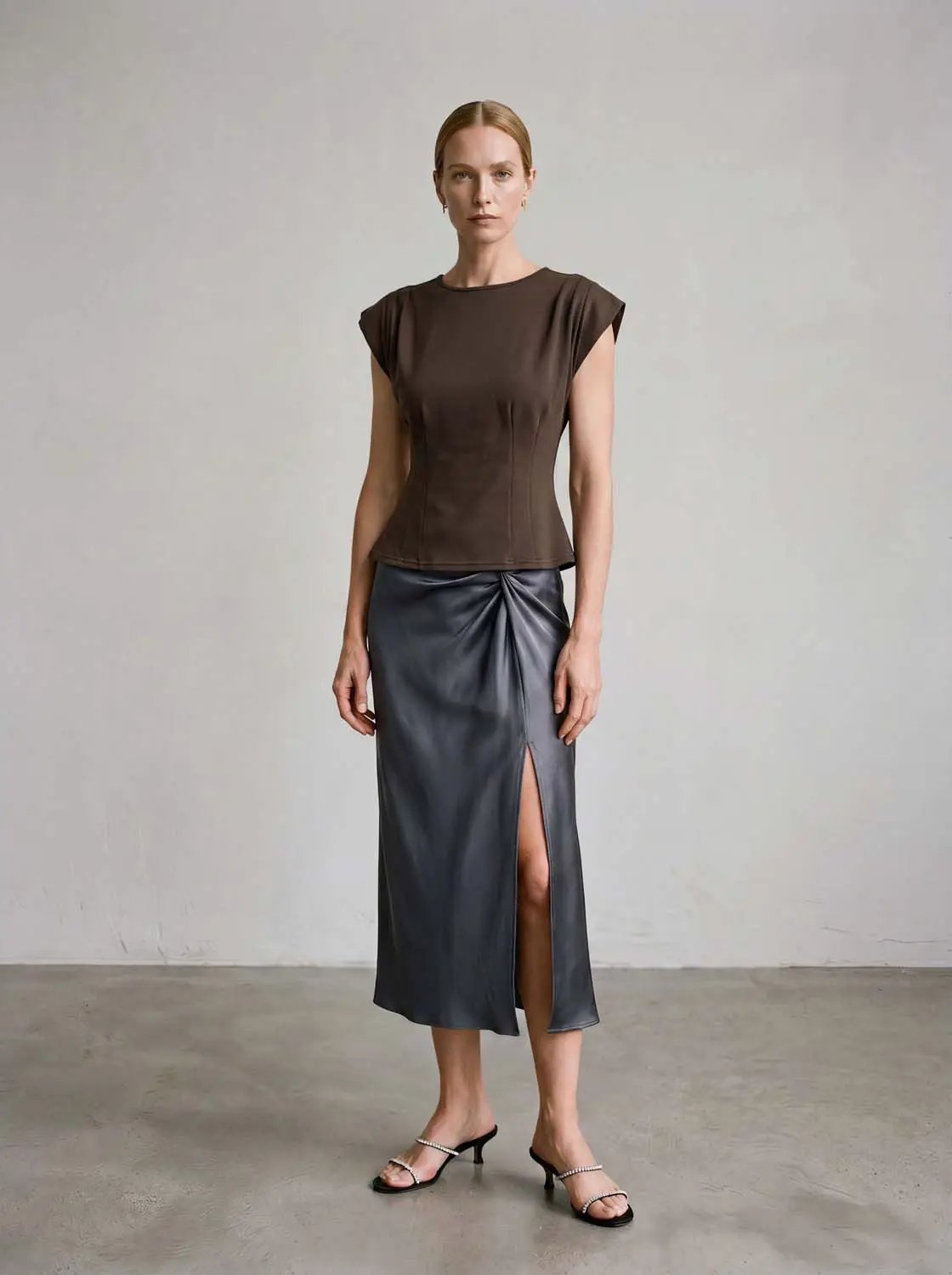 Round Neck Pleated Cap Sleeve Seamed Fitted Cropped Top