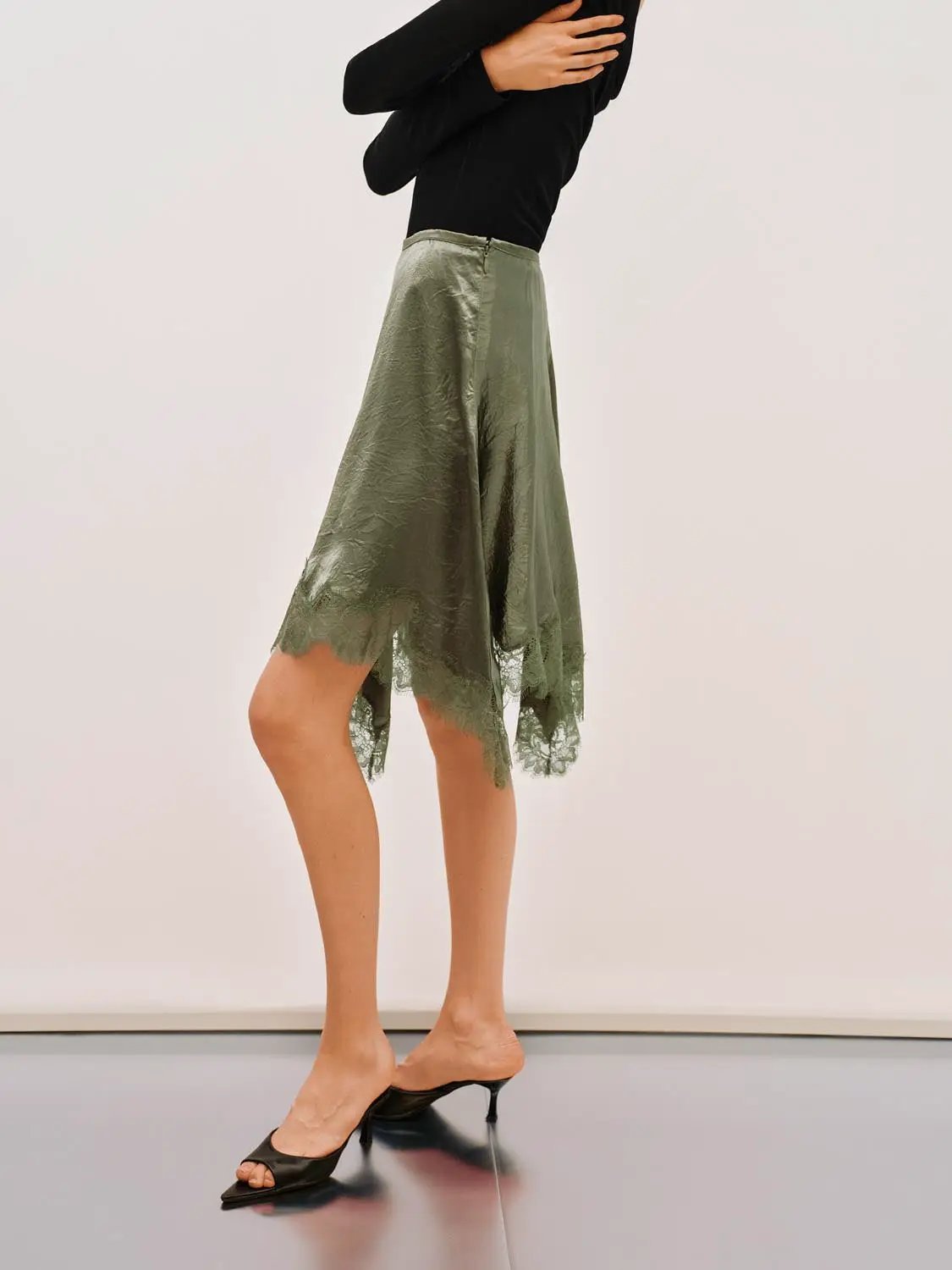 Metallic Wrap Satin Tie With Lace Hem Skirt