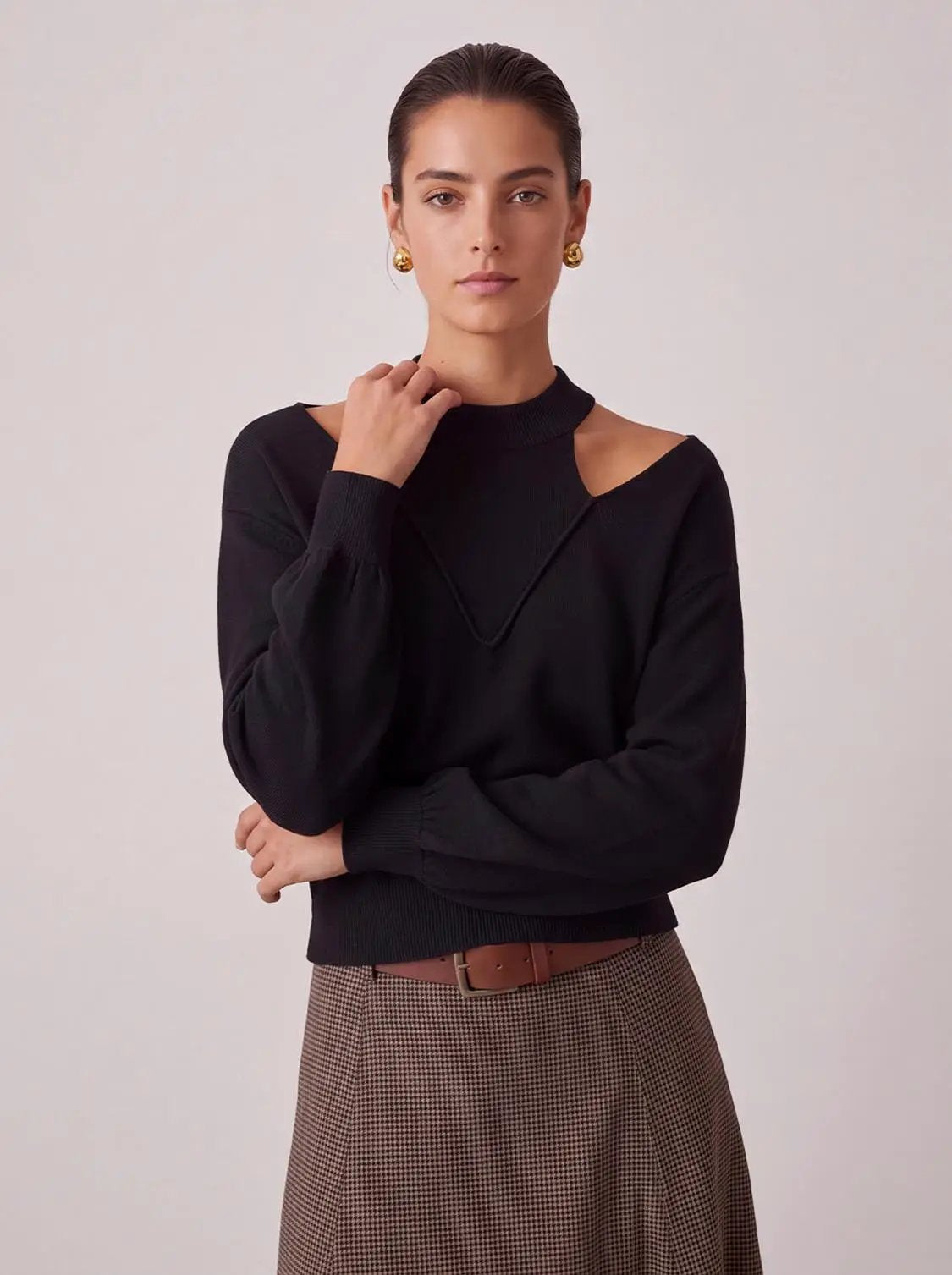 Cut-Out Long Sleeve Knitted T-Shirts