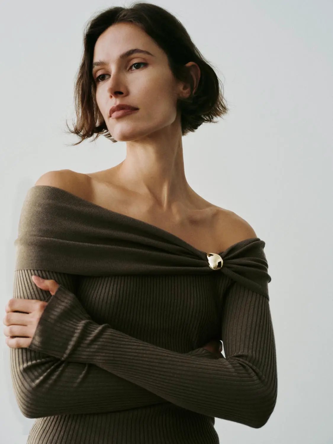 Ribbed Twist Neck Long Sleeve Fitted Knit T-Shirt